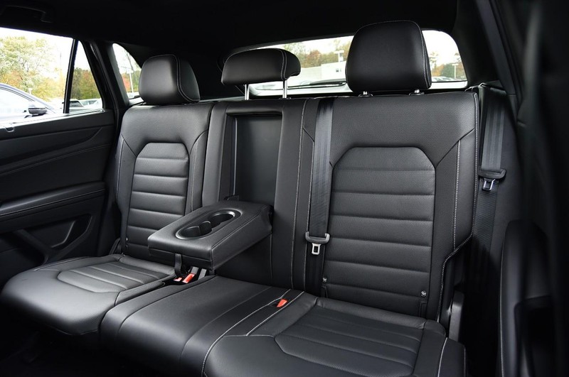 Volkswagen Atlas Cross Sport Vehicle Image 22