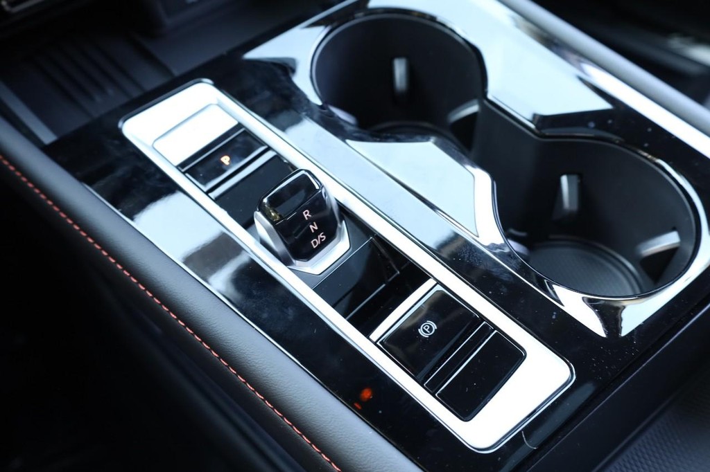 Volkswagen Atlas Vehicle Full-screen Gallery Image 18