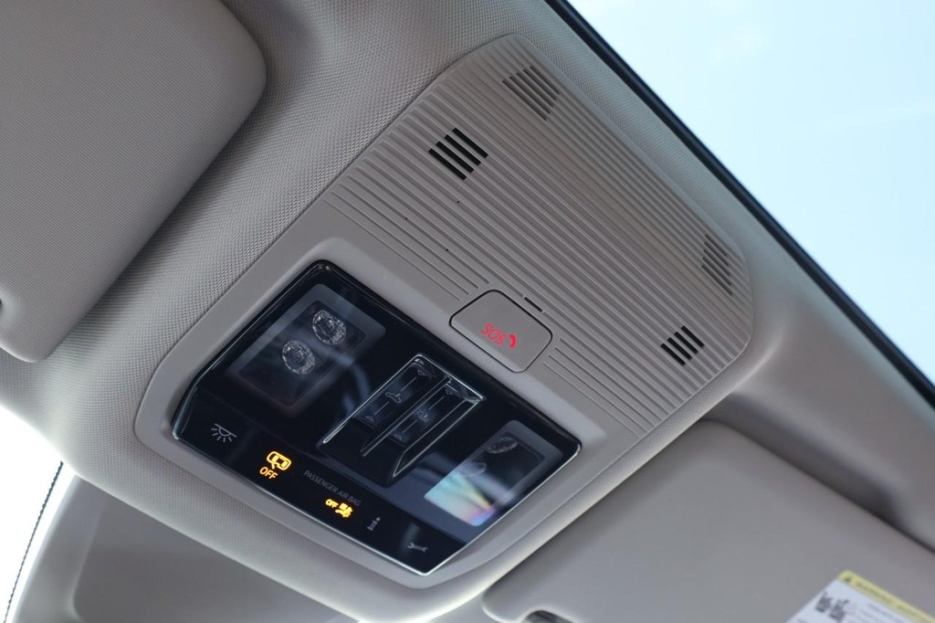 Volkswagen Atlas Vehicle Full-screen Gallery Image 19