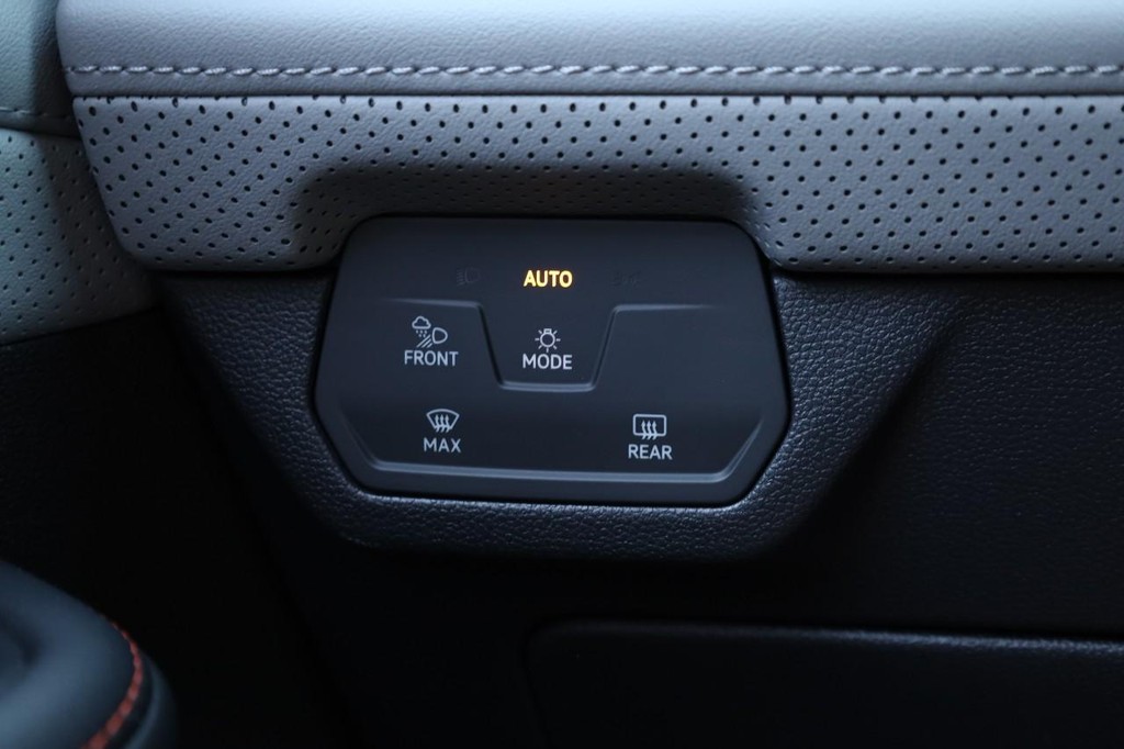 Volkswagen Atlas Vehicle Full-screen Gallery Image 21