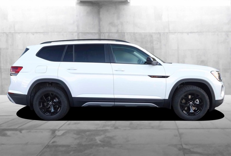 Volkswagen Atlas Vehicle Full-screen Gallery Image 5