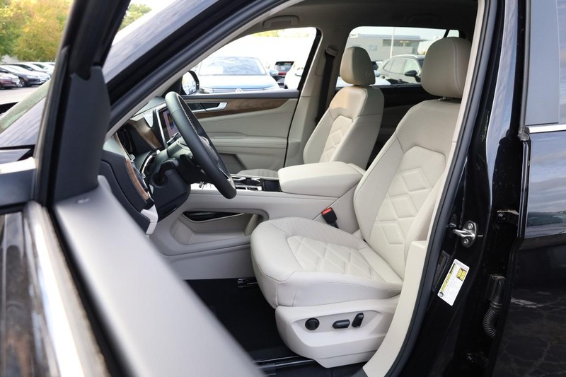 Volkswagen Atlas Vehicle Image 10