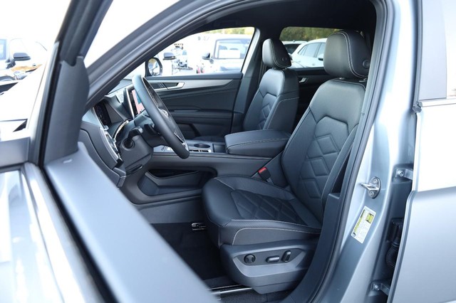 Volkswagen Atlas Cross Sport Vehicle Image 08