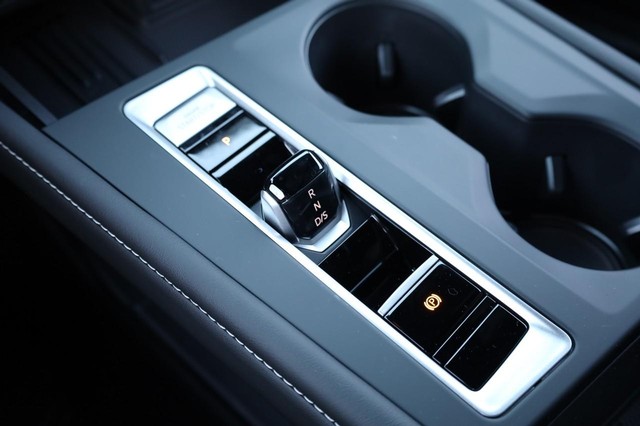 Volkswagen Atlas Cross Sport Vehicle Image 15