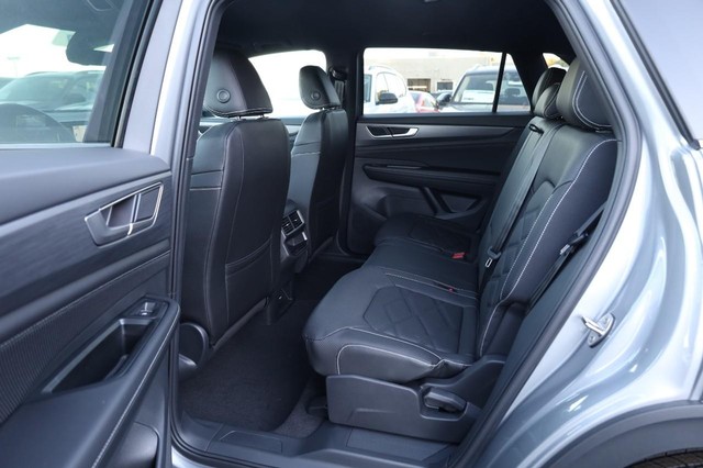 Volkswagen Atlas Cross Sport Vehicle Image 20