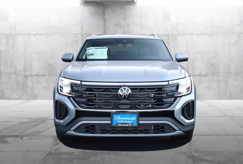 Volkswagen Atlas Cross Sport Vehicle Image 04