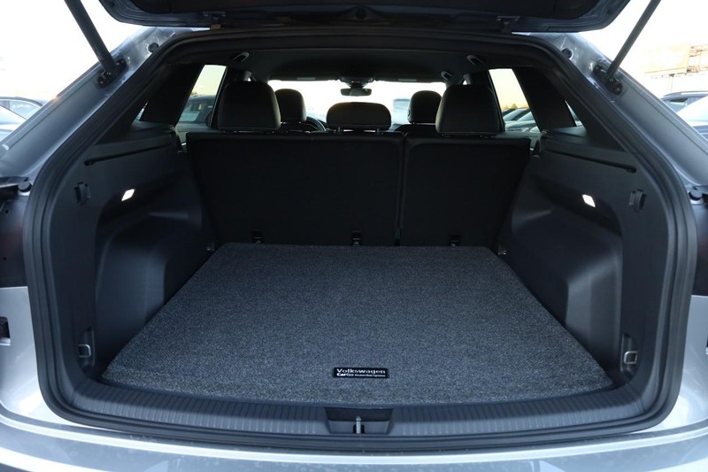 Volkswagen Atlas Cross Sport Vehicle Image 07