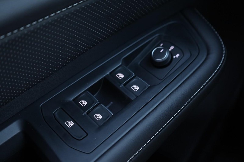 Volkswagen Atlas Cross Sport Vehicle Image 17