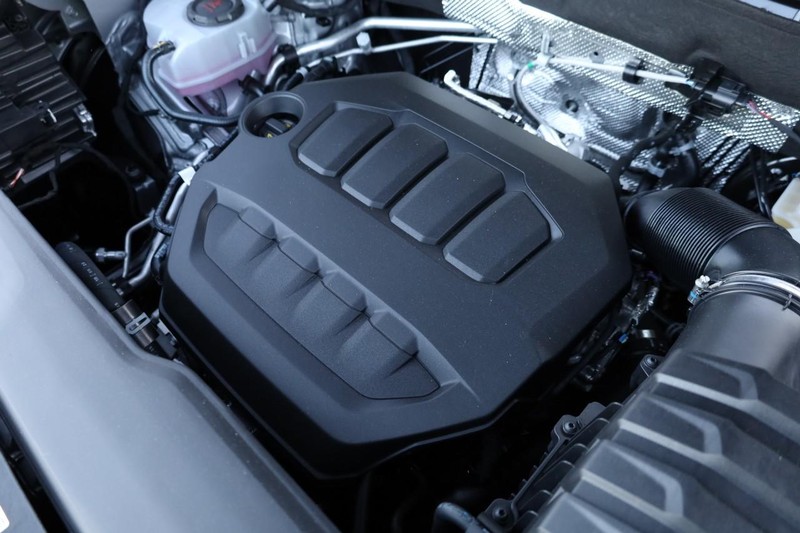 Volkswagen Atlas Cross Sport Vehicle Image 25