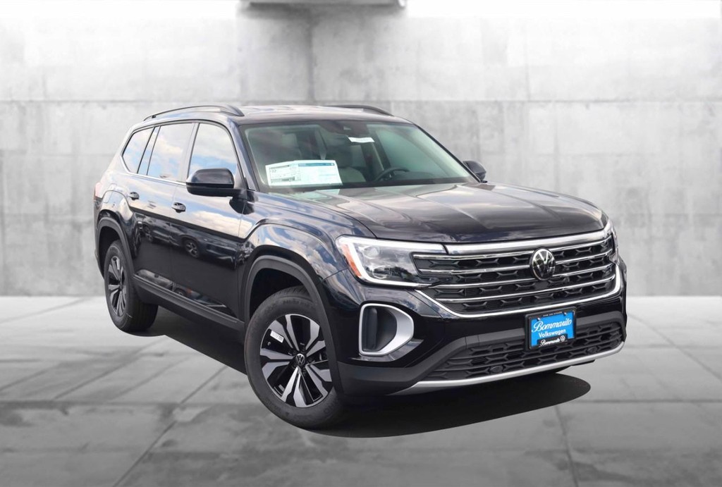 Volkswagen Atlas Vehicle Full-screen Gallery Image 2