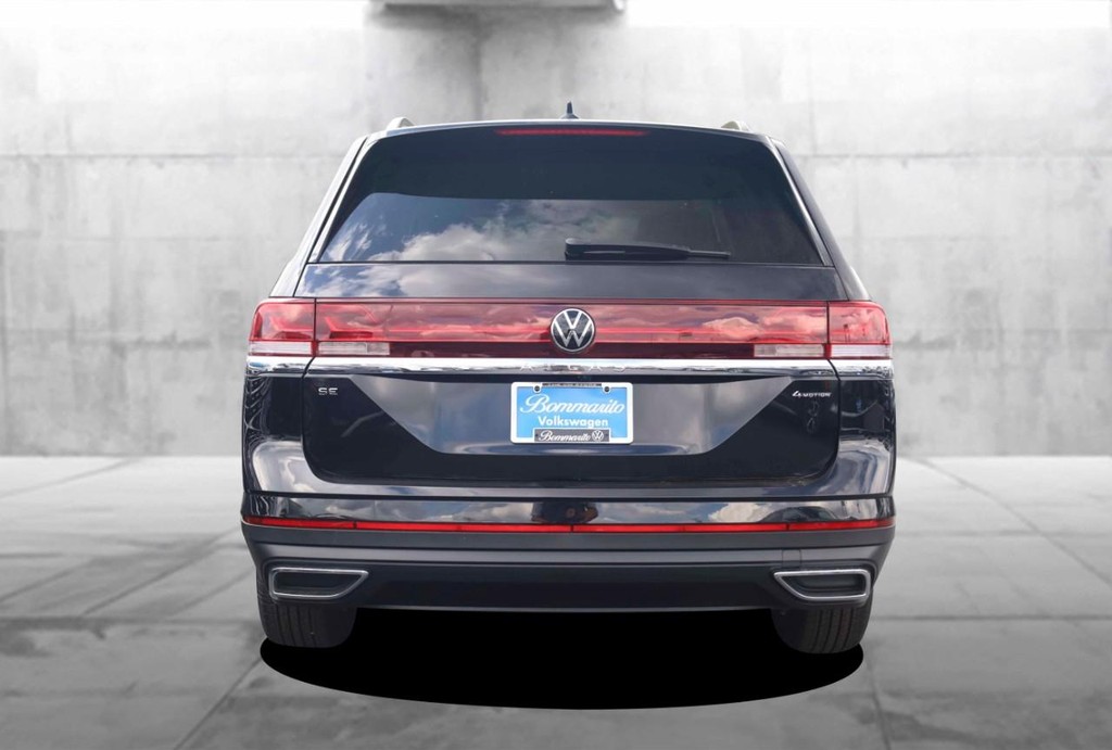 Volkswagen Atlas Vehicle Full-screen Gallery Image 6