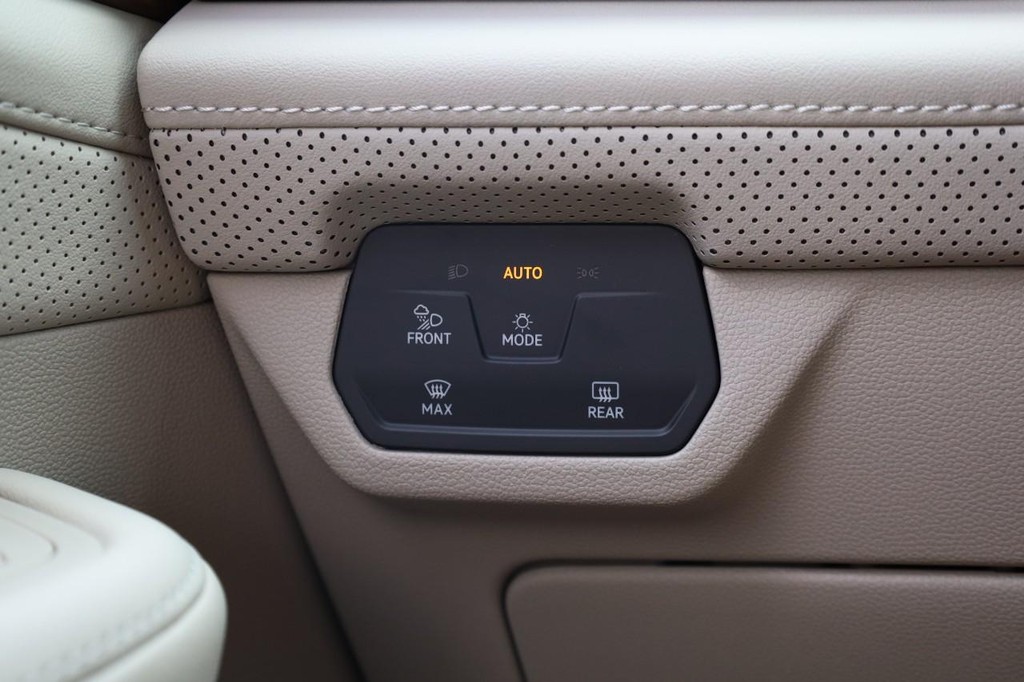 Volkswagen Atlas Vehicle Full-screen Gallery Image 20