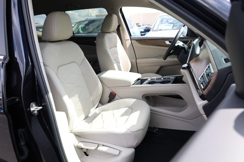 Volkswagen Atlas Vehicle Image 28