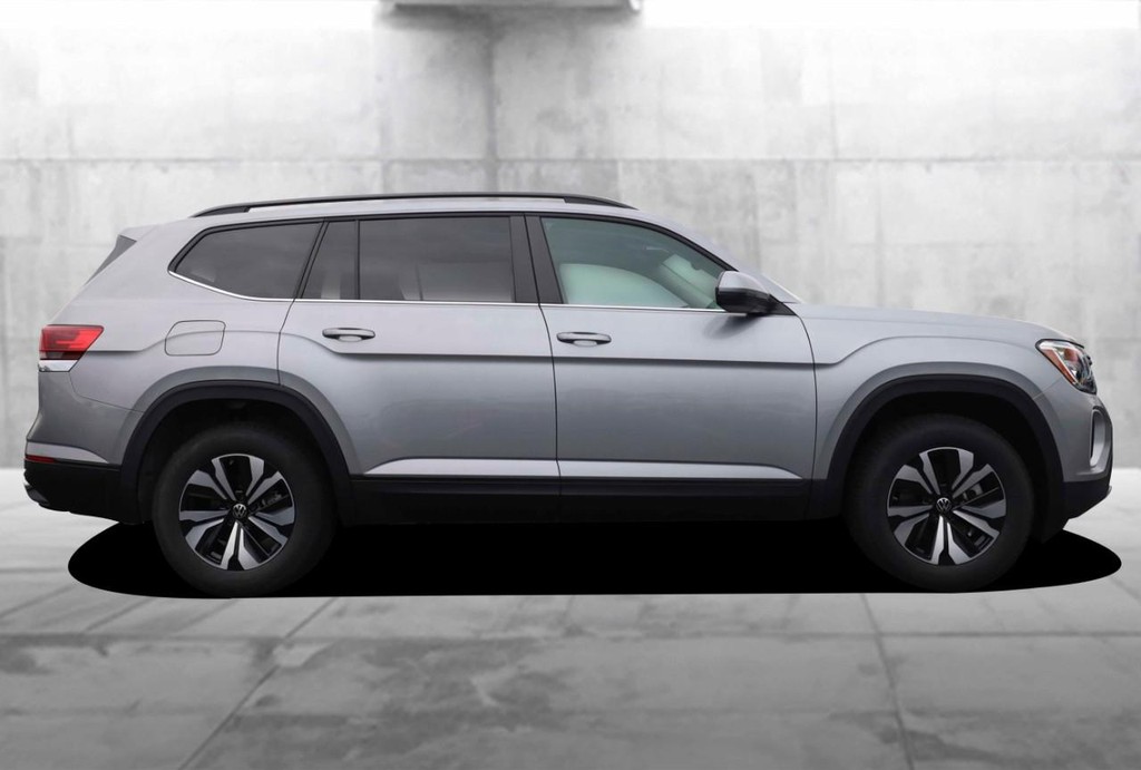 Volkswagen Atlas Vehicle Full-screen Gallery Image 5