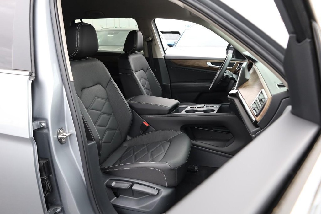 Volkswagen Atlas Vehicle Full-screen Gallery Image 27