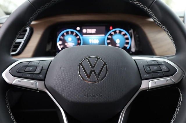Volkswagen Atlas Vehicle Image 11