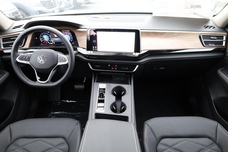 Volkswagen Atlas Vehicle Image 24