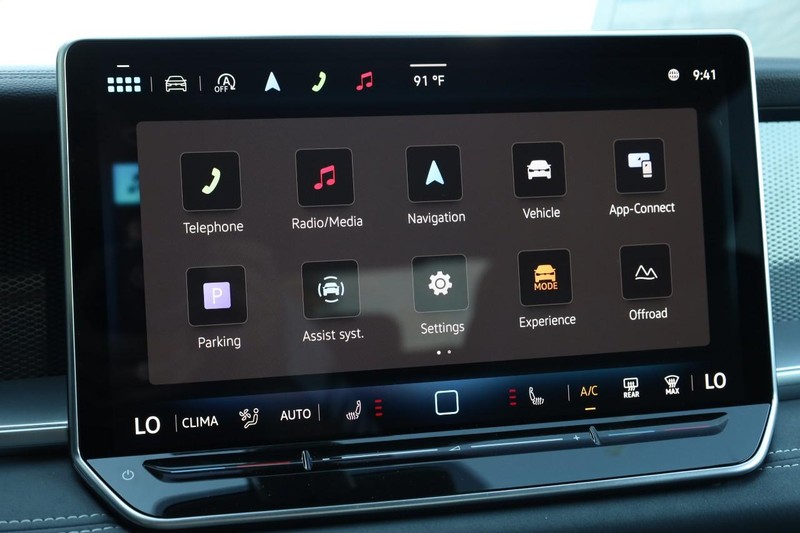 Volkswagen Tiguan Vehicle Full-screen Gallery Image 11