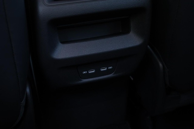 Volkswagen Tiguan Vehicle Full-screen Gallery Image 19