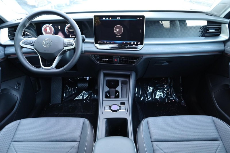 Volkswagen Tiguan Vehicle Full-screen Gallery Image 20