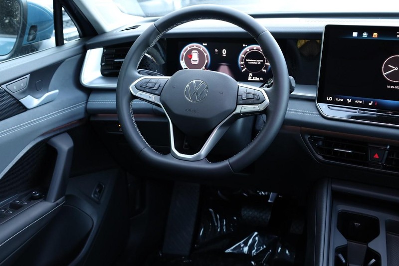 Volkswagen Tiguan Vehicle Full-screen Gallery Image 21