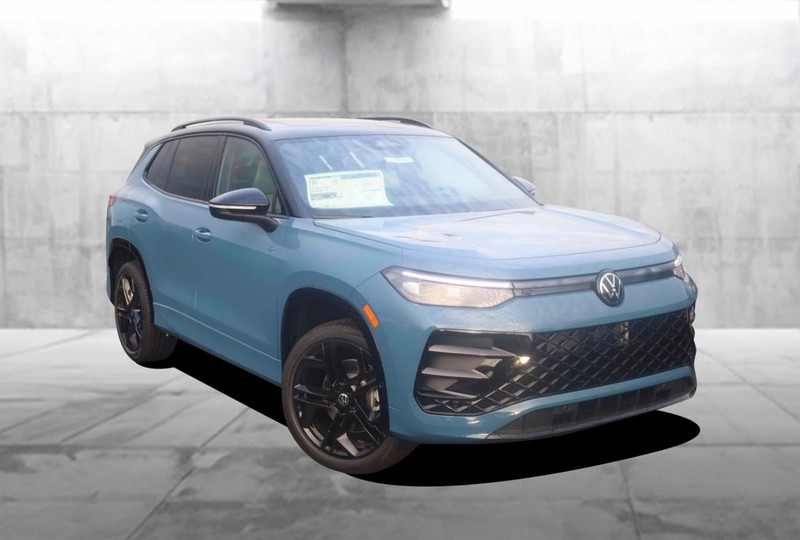 Volkswagen Tiguan Vehicle Full-screen Gallery Image 2