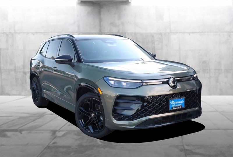 Volkswagen Tiguan Vehicle Image 02