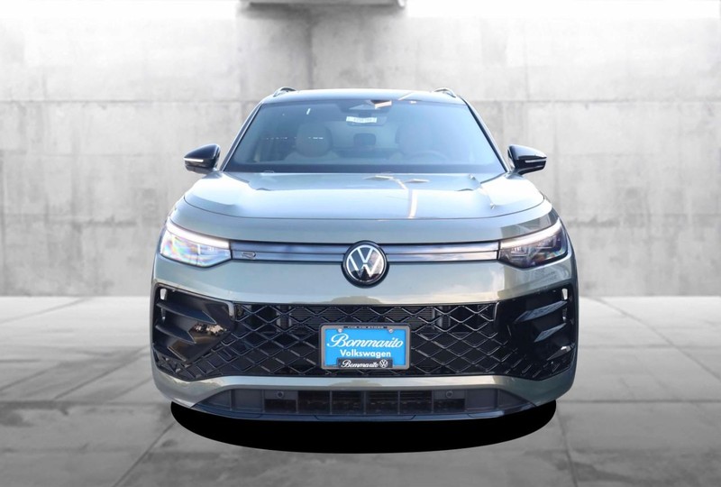 Volkswagen Tiguan Vehicle Image 04