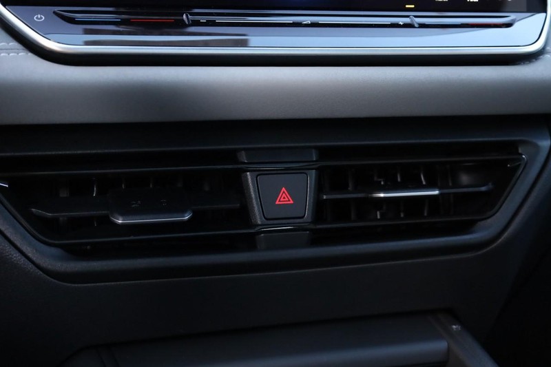 Volkswagen Tiguan Vehicle Image 15