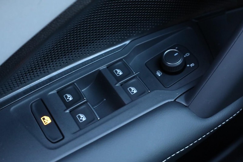 Volkswagen Tiguan Vehicle Image 18