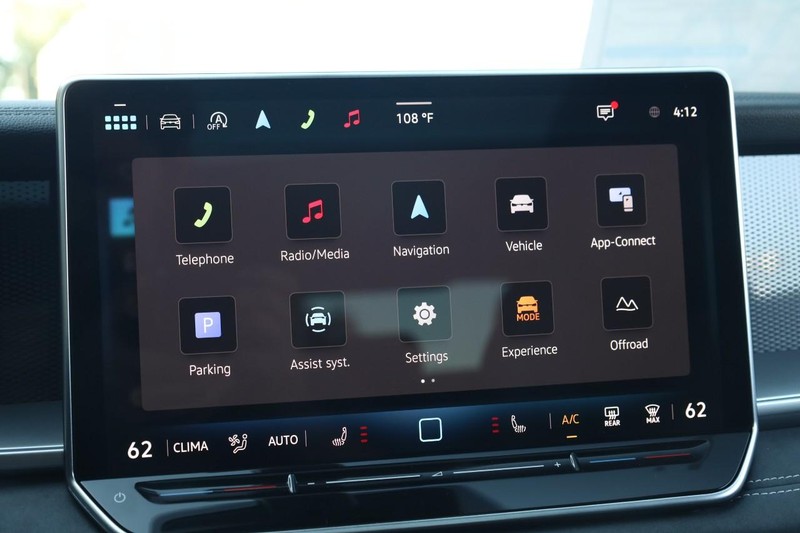 Volkswagen Tiguan Vehicle Full-screen Gallery Image 13