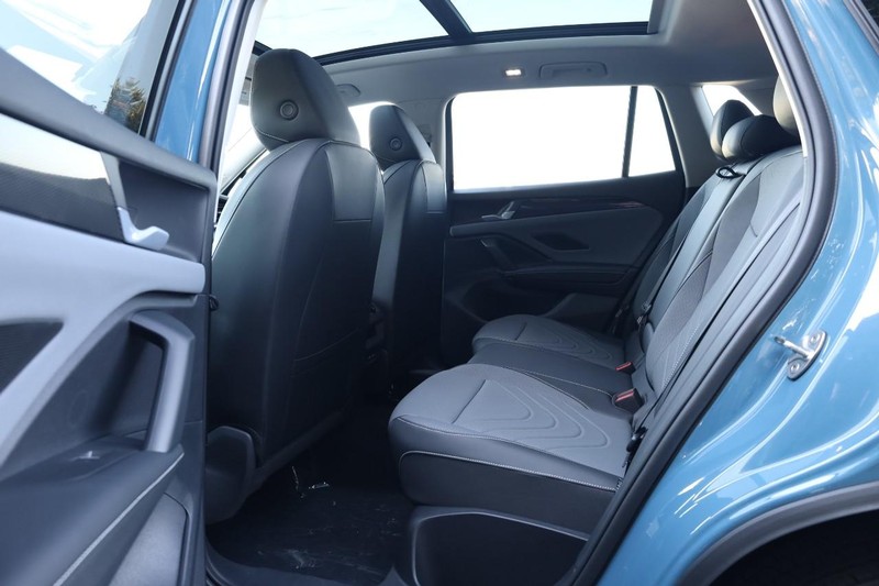 Volkswagen Tiguan Vehicle Full-screen Gallery Image 21