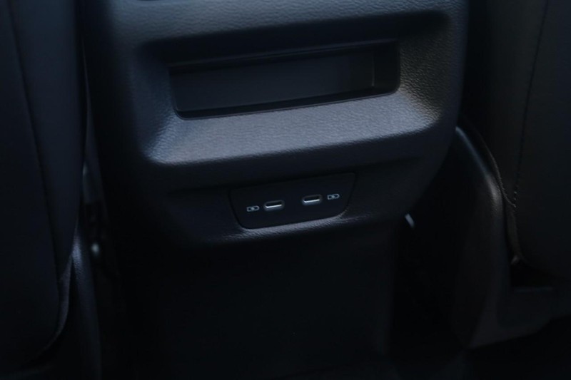 Volkswagen Tiguan Vehicle Full-screen Gallery Image 22