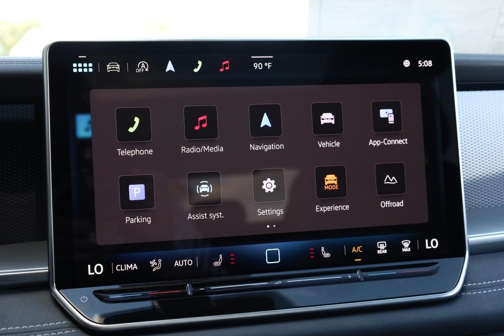 Volkswagen Tiguan Vehicle Full-screen Gallery Image 13