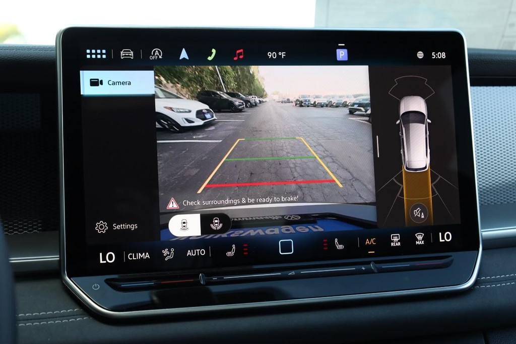 Volkswagen Tiguan Vehicle Full-screen Gallery Image 14