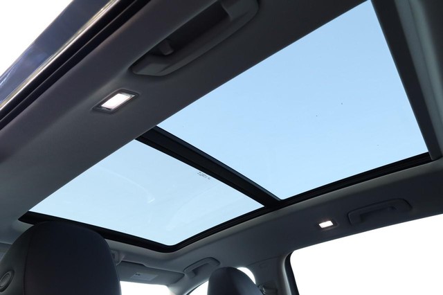 Volkswagen Tiguan Vehicle Image 10