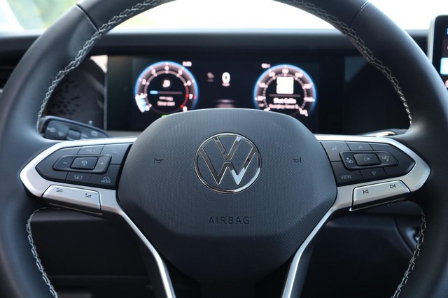 Volkswagen Tiguan Vehicle Image 11