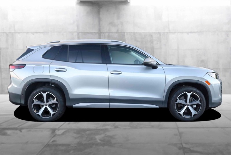 Volkswagen Tiguan Vehicle Image 05