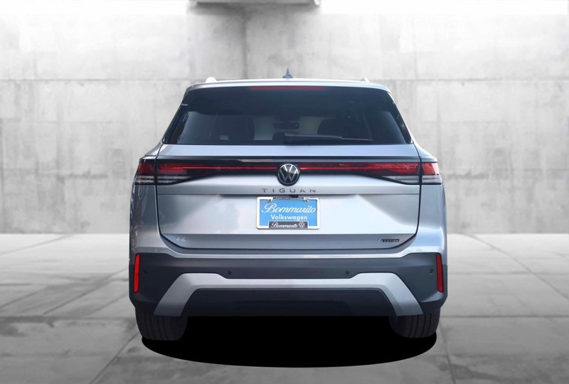 Volkswagen Tiguan Vehicle Image 06