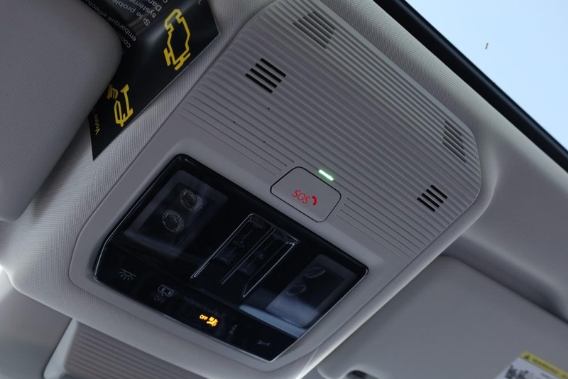 Volkswagen Tiguan Vehicle Image 18