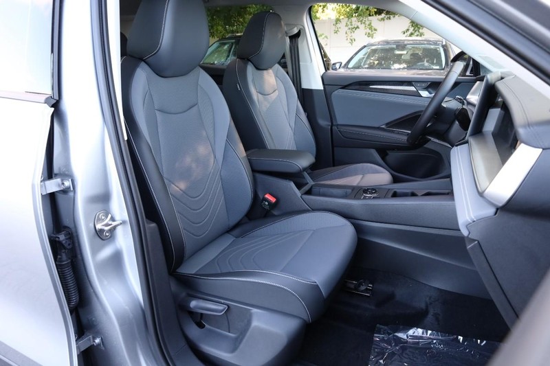 Volkswagen Tiguan Vehicle Image 25