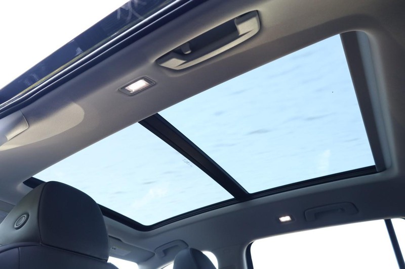 Volkswagen Tiguan Vehicle Full-screen Gallery Image 9