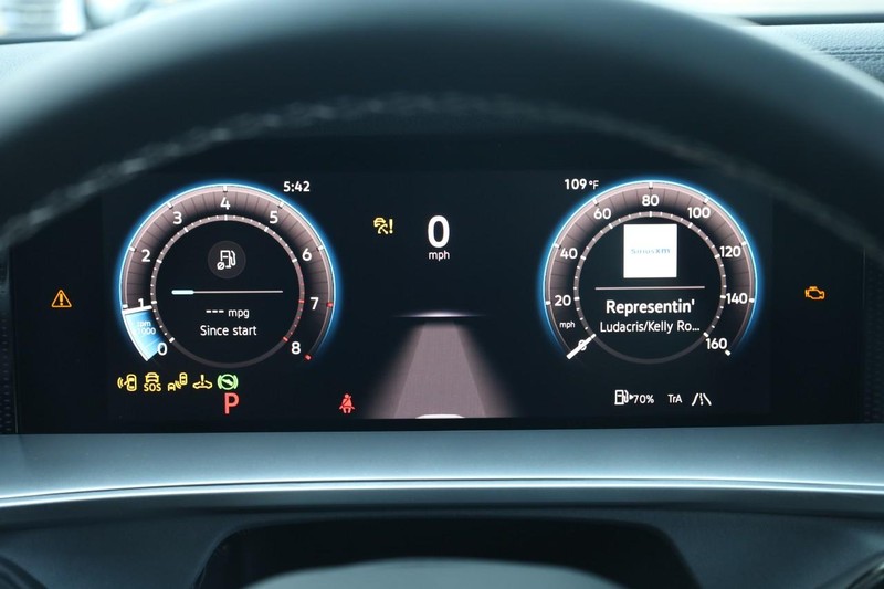 Volkswagen Tiguan Vehicle Full-screen Gallery Image 11