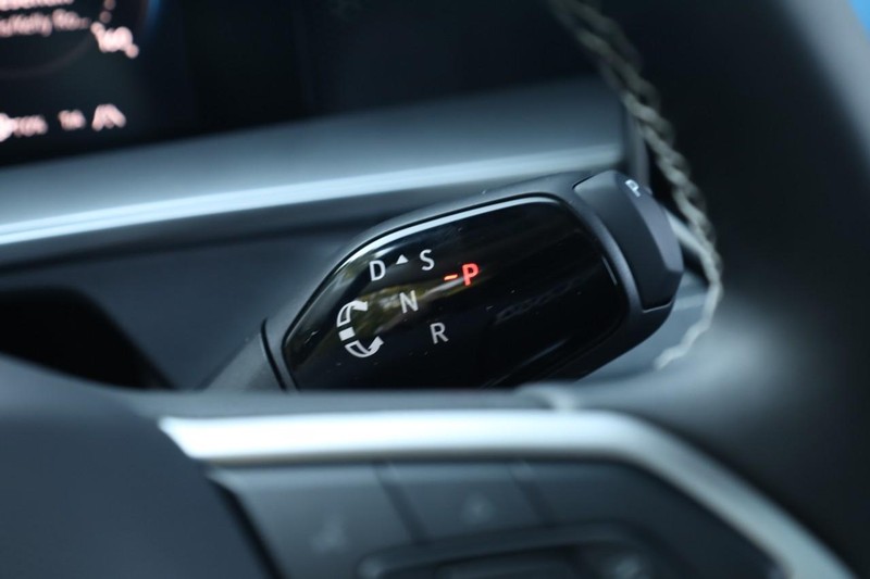 Volkswagen Tiguan Vehicle Full-screen Gallery Image 15