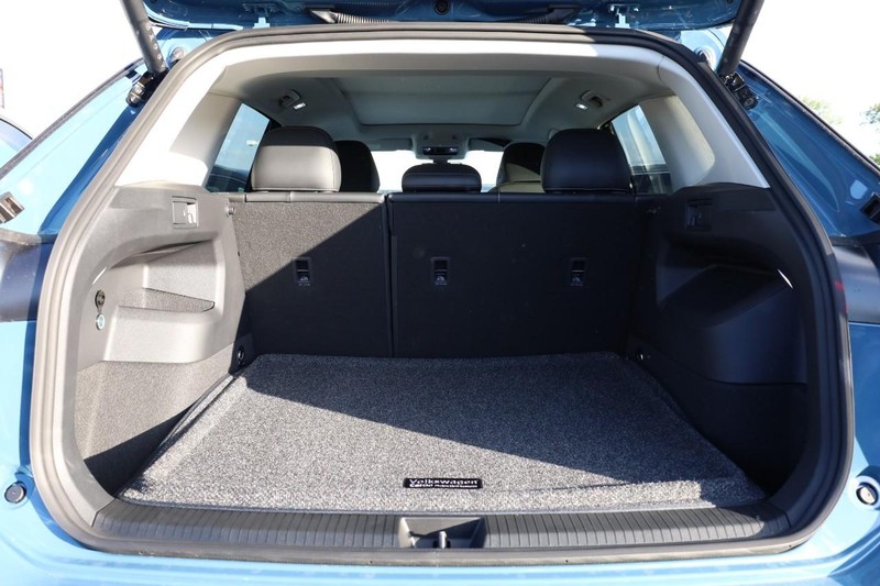 Volkswagen Tiguan Vehicle Full-screen Gallery Image 7