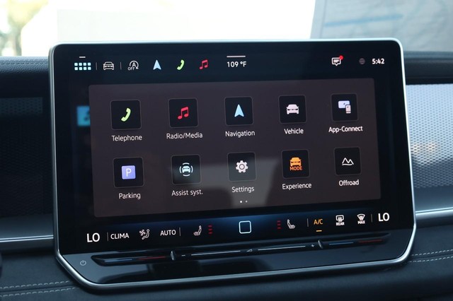 Volkswagen Tiguan Vehicle Image 12