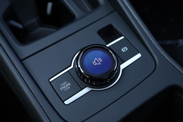 Volkswagen Tiguan Vehicle Image 16