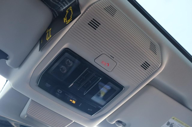 Volkswagen Tiguan Vehicle Image 17