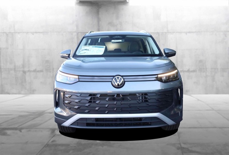 Volkswagen Tiguan Vehicle Image 03