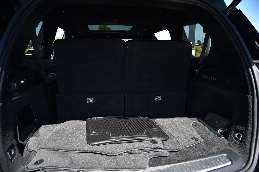 Jeep Grand Cherokee L Vehicle Full-screen Gallery Image 30